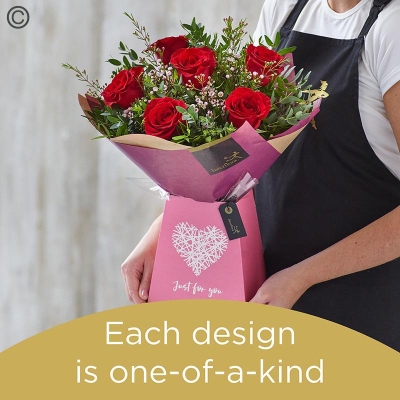 Valentines gift box of 6 red roses