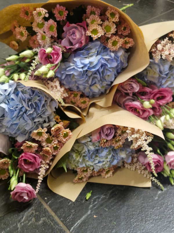 Weekend Flower Bunch Subscription